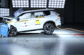 Atualização de resultado do Latin NCAP:  Cinco estrelas do Mitsubishi Outlander estendidas à versão híbrida plug-in — 1
