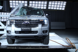 A Ford Ranger entra para o clube das picapes cinco estrelas, enquanto a Volkswagen Nova Amarok recebe apenas três estrelas  — 3