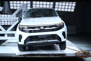 A Ford Ranger entra para o clube das picapes cinco estrelas, enquanto a Volkswagen Nova Amarok recebe apenas três estrelas  — 6