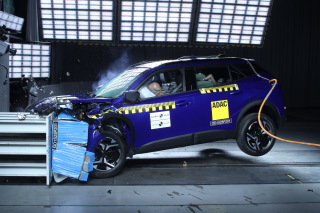 Peugeot 2008 decepciona con una estrella — 4