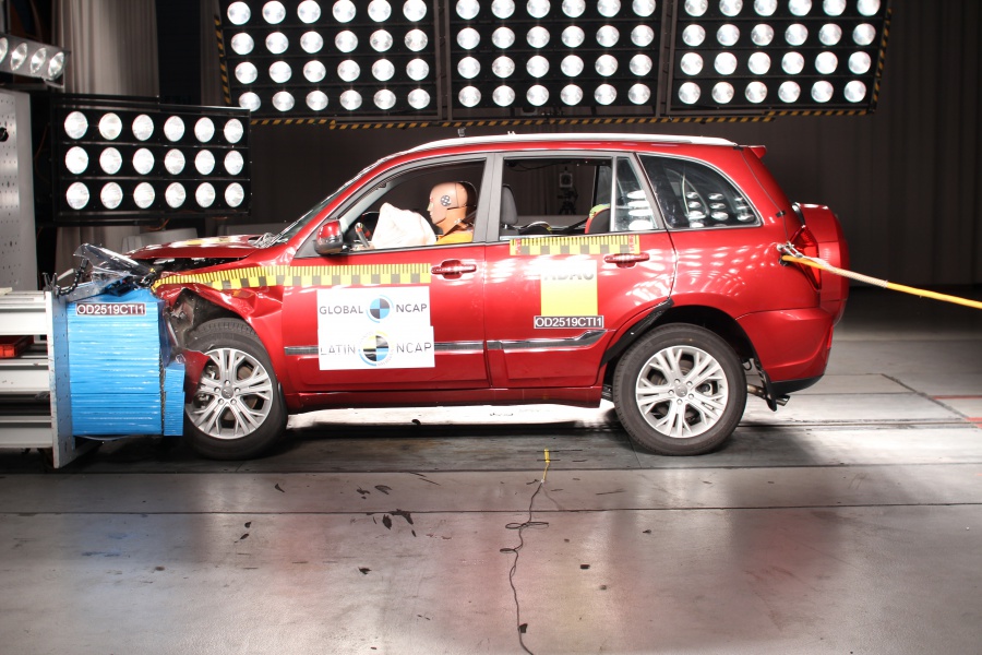 Chery Tiggo 3 + 2 Airbags — 1