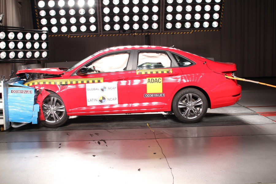 Volkswagen Jetta / Vento* + 6 Airbags (*for Uruguay and Argentina) — 1