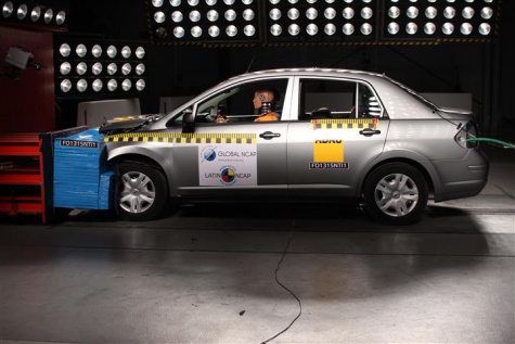 Nissan Tiida Sedan - NO Airbags — 1