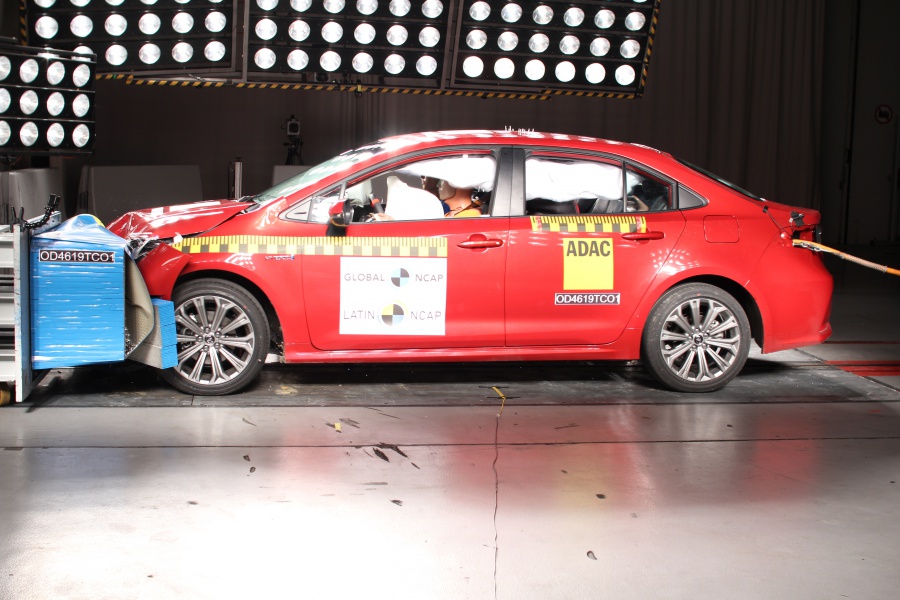Toyota New Corolla + 7 Airbags — 1