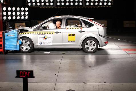 Ford Focus Hatchback + 2 Airbags — 1