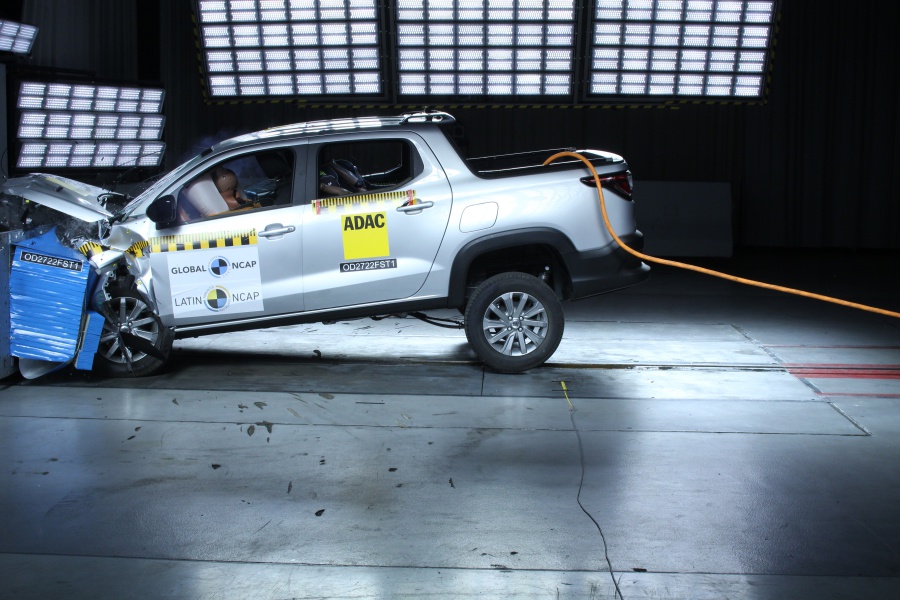 Fiat Strada  (Cabine dupla) + 4 Airbags — 1