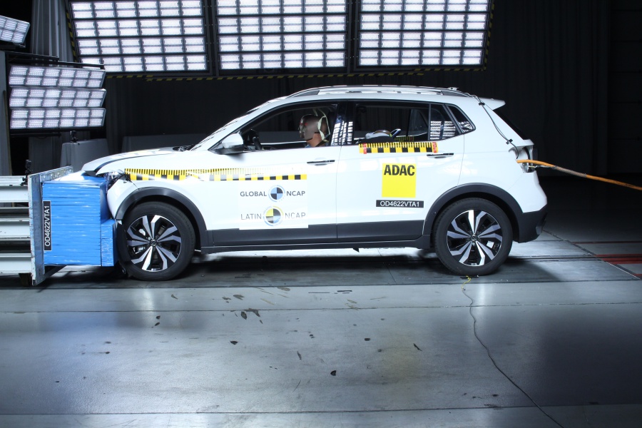 Volkswagen Taigun + 6 Airbags — 1
